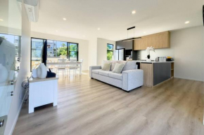 Charming 3-Bedroom House on the North Shore